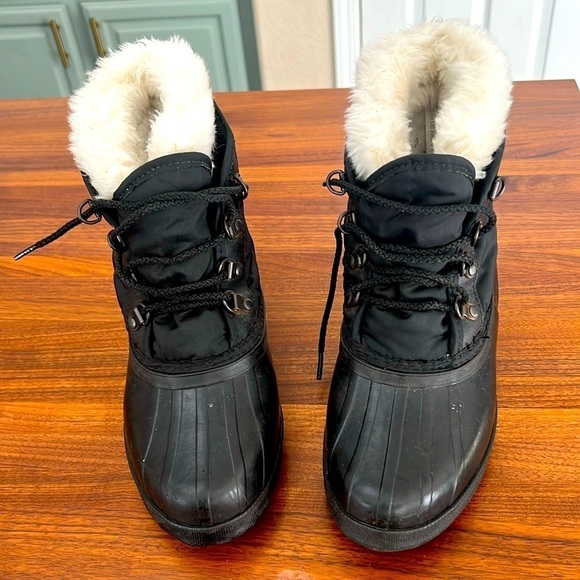 Eddie Bauer Shoes - Eddie Bauer Sorel Womens Black Lace Fur Up Snow Boots Size US 7 - Like New
